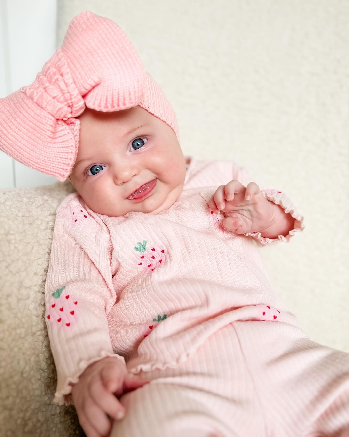 🎨 Colorful Beginnings – Infant 3-Piece Printed Set